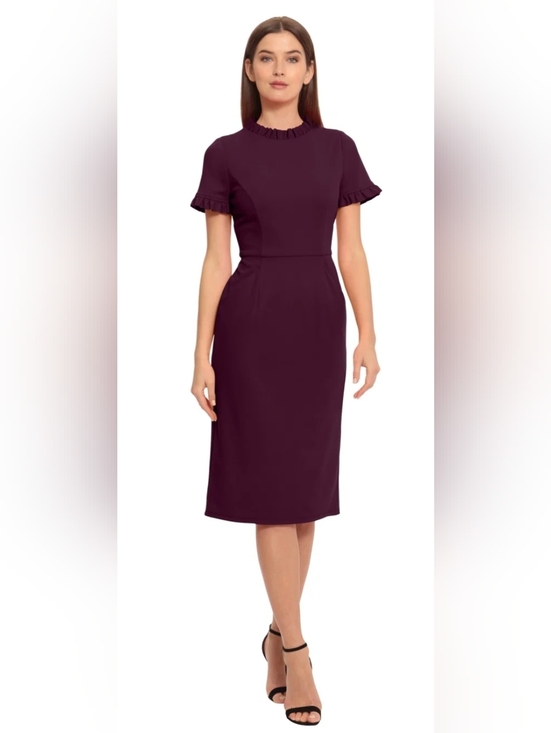 Maggy London Dresses & Skirts - Maggy London TAREN KNEE-LENGTH SHORT SLEEVE DRESS Luxe Plum size 4